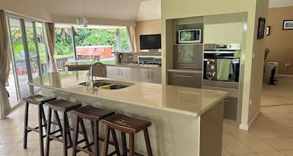 Coffs Harbour, country house with private pool