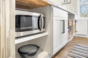 Interior - Th Boho Bull • 3 Beds - Sleeps Up to 8 - Near NCCU & Duke University  (Durham)