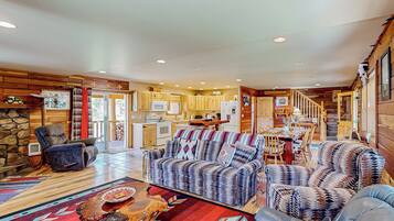 House (4 Bedrooms) | Interior