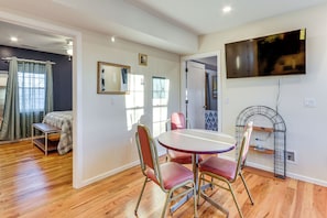 House (5 Bedrooms) | Interior