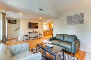 House (5 Bedrooms) | Interior