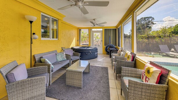 House (2 Bedrooms) | Interior - Beach Time + Pool Vibes! Port Charlotte Hideaway (Port Charlotte)