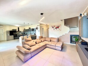 Smart TV - D1MORA Sophie - exclusive privacy with view & pool (Salò)