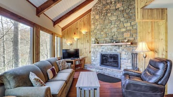 House (3 Bedrooms) | Front of property