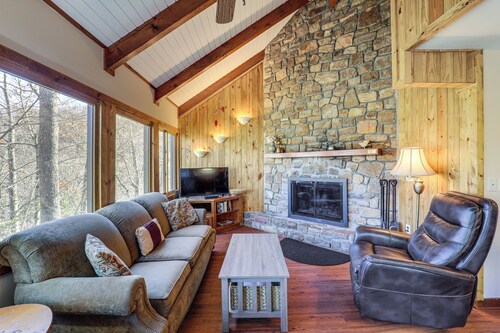 1/4 Mi to Skiing & Golf! Sugar Mountain Getaway