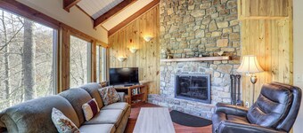 1/4 Mi to Skiing & Golf! Sugar Mountain Getaway