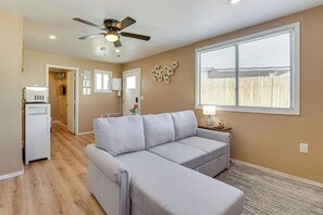 Apartment (1 Bedroom) | Interior - 3 Mi to Lookout Mtn! Gem w/ Fire Pit + Fenced Yard (Phoenix)
