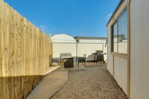 Apartment (1 Bedroom) | Interior - 3 Mi to Lookout Mtn! Gem w/ Fire Pit + Fenced Yard (Phoenix)
