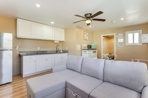 Apartment (1 Bedroom) | Interior - 3 Mi to Lookout Mtn! Gem w/ Fire Pit + Fenced Yard (Phoenix)
