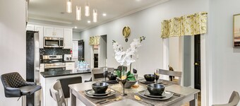 2 Mi to Downtown: Charming Apt in Schenectady!