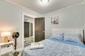 Apartment (2 Bedrooms) | Interior - Walk to Local Eats! Updated Schenectady Apartment (Schenectady)