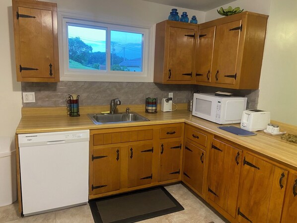 Microwave, oven, stovetop, dishwasher