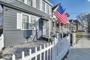 Apartment (2 Bedrooms) | Interior - 2 Mi to Union College! Newly Renovated Apartment (Schenectady)