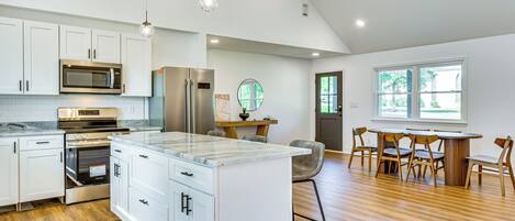 House (3 Bedrooms) | Interior