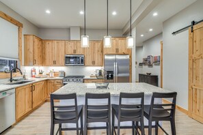 Interior - Walk to Ski Shuttle & Brewery! New Fraser Condo (Fraser)