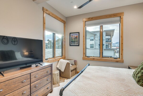 Interior - Walk to Ski Shuttle & Brewery! New Fraser Condo (Fraser)
