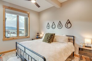 Interior - Walk to Ski Shuttle & Brewery! New Fraser Condo (Fraser)