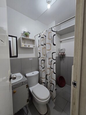 Condo, 3 Bedrooms, City View | Bathroom - Charming Fully Furnished 3-bedroom Condo in Mandaue City, Cebu (Mandaue)