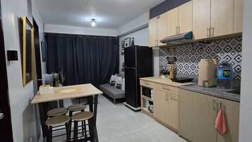 Condo, 3 Bedrooms, City View | Interior