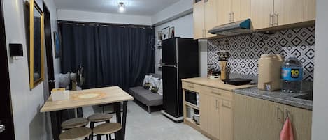 Condo, 3 Bedrooms, City View | Interior