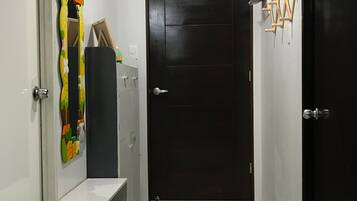 Condo, 3 Bedrooms, City View | Interior