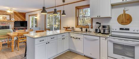 House (4 Bedrooms) | Interior