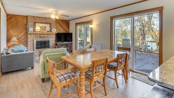 House (4 Bedrooms) | Front of property