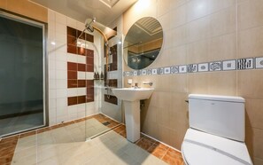 مستلزمات مجانية للعناية الشخصية، مجففات شعر، مناشف، صابون