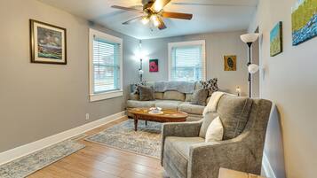 House (2 Bedrooms) | Interior