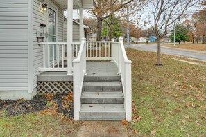 House (2 Bedrooms) | Interior - 2 Mi to Dtwn Paducah! Family Getaway w/ Yard (Paducah)