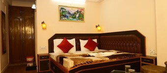 Sapphire B&B Near Mall Road Shimla