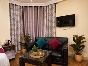 Family Room | Living area - Sapphire B&B Near Mall Road Shimla (Shimla)