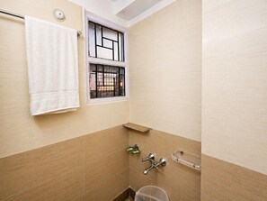 Superior Room | Bathroom - Sapphire B&B Near Mall Road Shimla (Shimla)