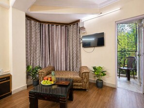 Superior Room | Living area - Sapphire B&B Near Mall Road Shimla (Shimla)