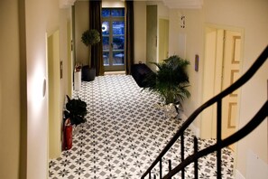 Interior - Megaro Gioule (Siatista)