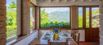 New!! private pool, stunning mountain views.Flexible changeover/short stays.WIFI