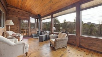 Téléviseur connecté, foyer