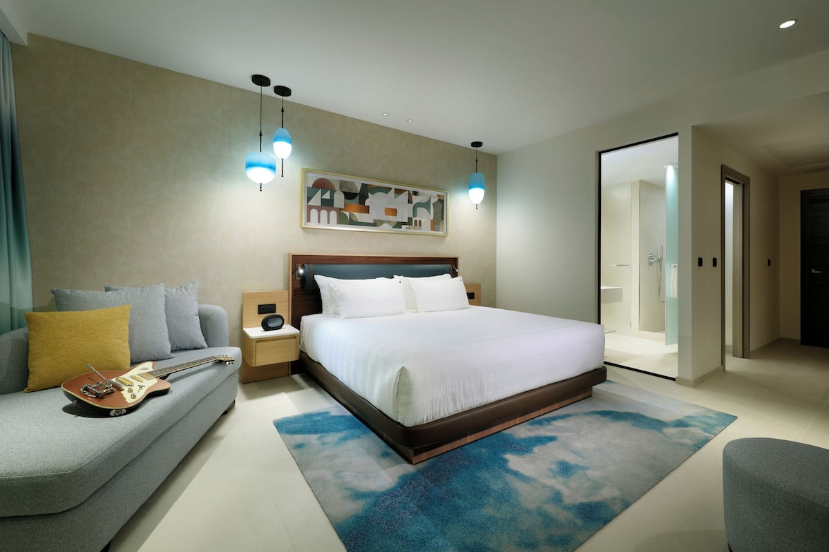 Superior Room, 1 King Bed | Egyptian cotton sheets, premium bedding, memory foam beds, minibar