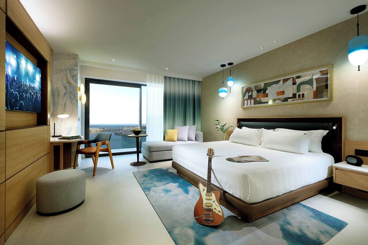 In-room safe, desk, iron/ironing board, free WiFi