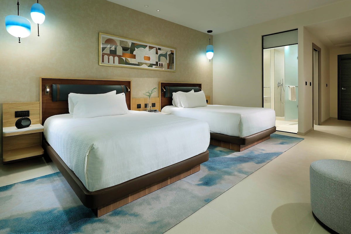 Superior Twin | In-room safe, desk, iron/ironing board, free WiFi