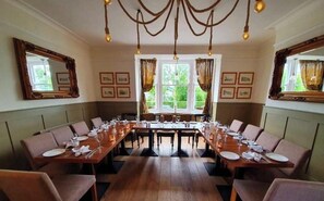 Dining - The Chatsworth (Weymouth)