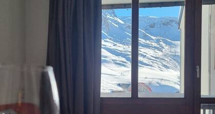 Tignes 2100 - sleeps 6 - wifi - at the foot of the slopes - bright rooms - rated 4.8