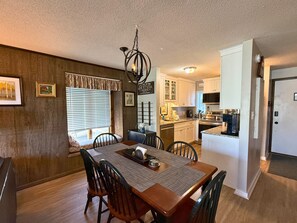 Dining - Stunning Mountain Views & Cozy Comfort on Sugar Mountain (Sugar Mountain)