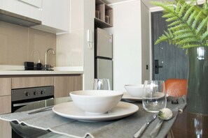 Fridge, microwave, oven, stovetop - HOM I Wifi Calefaccion Centrico Confort Alameda (Santiago)