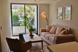 TV, offices - HOM I 2D2B A/A (frío- caliente), Wifi, Lavandería (Santiago)