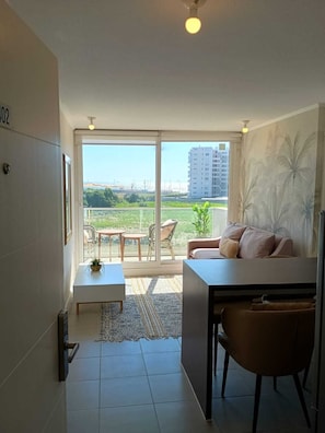 TV, offices - Beachfront La Serena Apt w/ King Bed & Pool (La Serena)