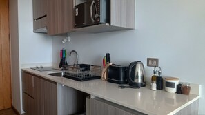Coffee/tea maker, fridge, microwave, stovetop - HOM I Estudio en zona costera | Excelente conexión (Antofagasta)
