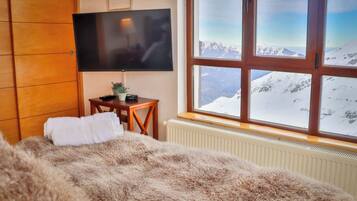 4 chambres, fer et planche à repasser, Wi-Fi, draps fournis