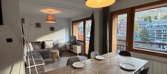 Beautiful apartment, sleeps 5, mountain view