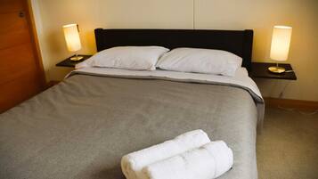 Fer et planche à repasser, Wi-Fi, draps fournis